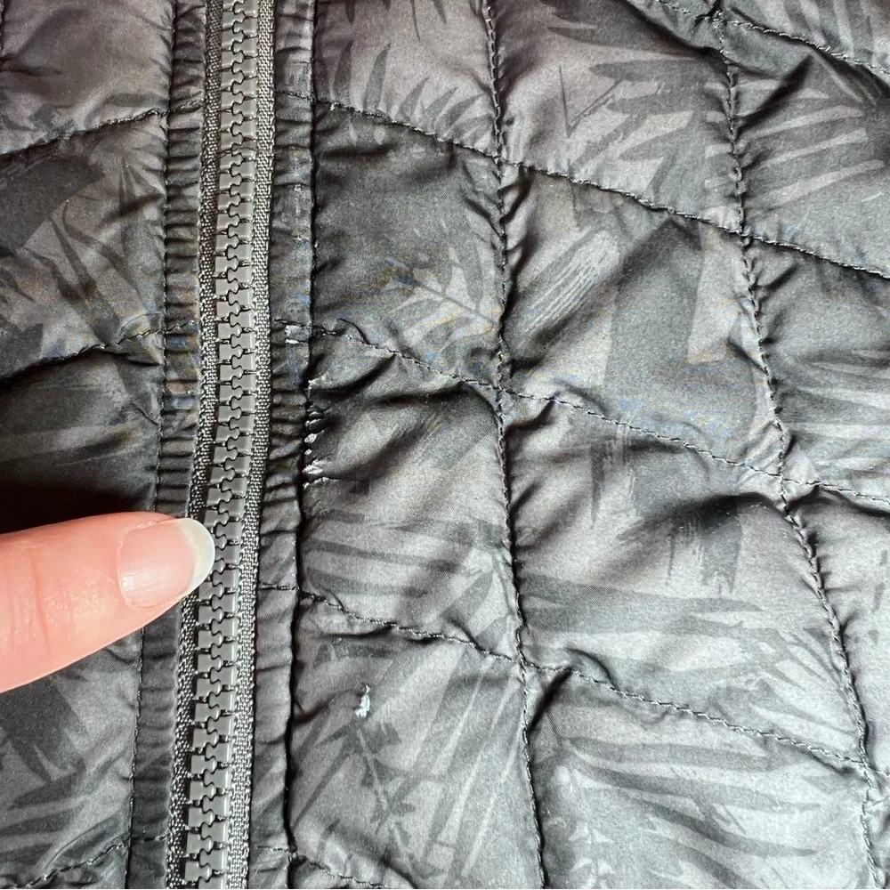 Youth The North Face Black & Orange lightweight jacket - Picture 3 of 7